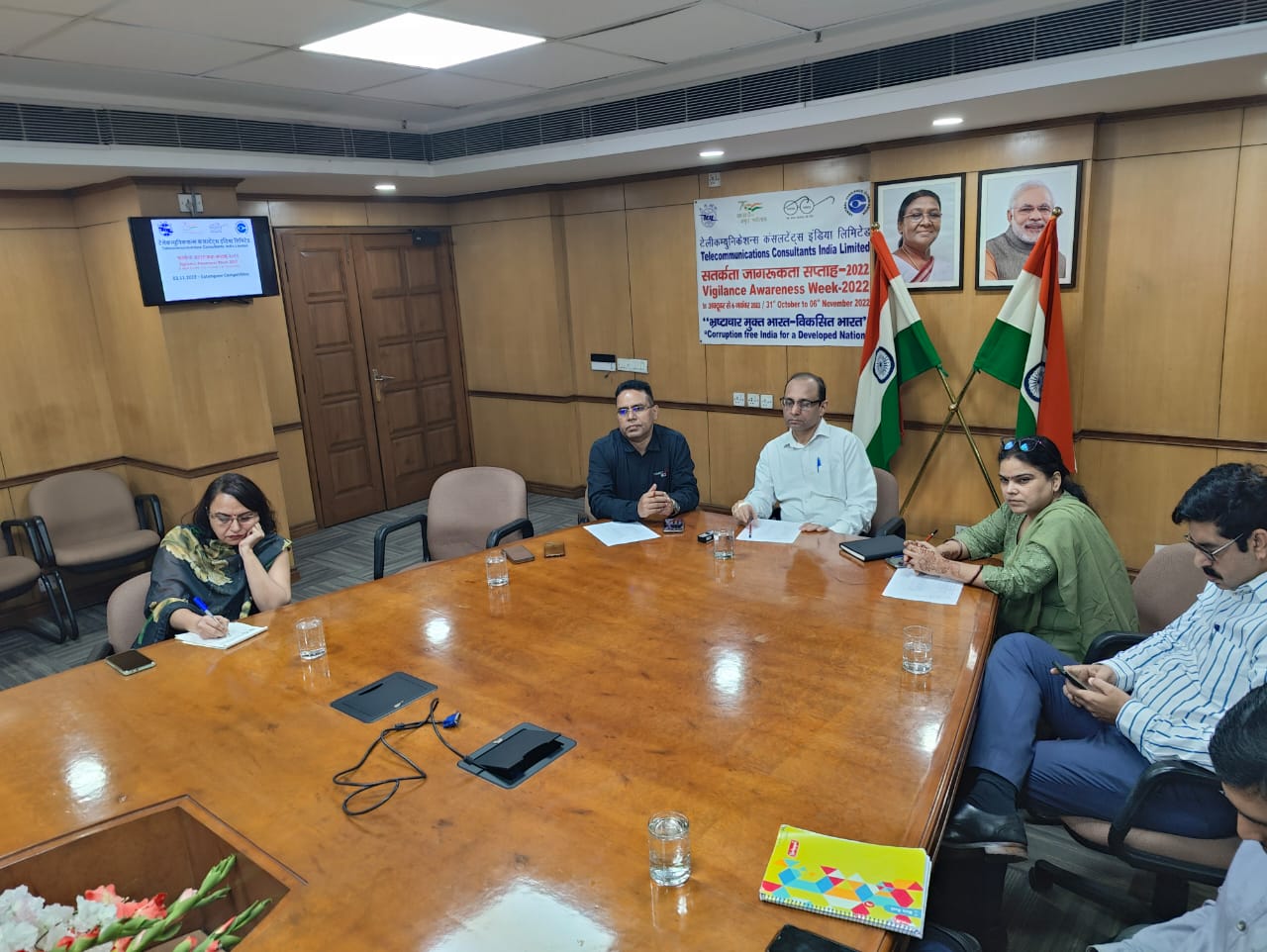 VIGILANCE AWARENESS WEEK 2022 :  DAY - 4 ED(F&A) and other Senior Officers of TCIL during the Extempore Competition